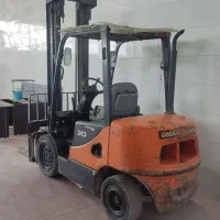 اجاره خرید فروش و تعمیرات انواع لیفتراک
