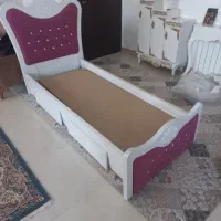 تخت وتشک کاملا سالم