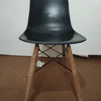 صندلی پلاستیکی  پایه چوبی