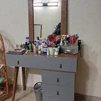 تخت و میز لوازم آرایشی