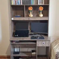 میز کامپیوتر کتابخانه دار