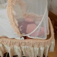 گهواره کودک|کالسکه و لوازم جانبی|میانه, |دیوار