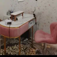 میز ناخن و صندلی