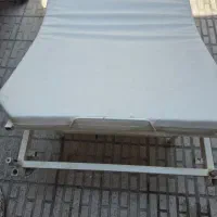 تخت بیمارستانی