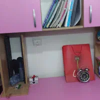 کتابخونه و میز تحریر