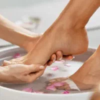 خدمات فشیال پوست وپدیکور خیس حرفه ای|خدمات آرایشگری و زیبایی|فریدونکنار, |دیوار