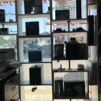 ویترین و قفسه مغازه