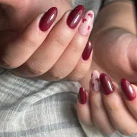 طراحی و کاشت ناخن