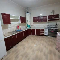 کابینت آشپزخانه در حد خیلی خیلی نو.