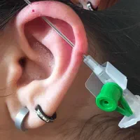 خدمات پیرسینگ بدون ذره ای درد و خدمات بوتاکس|خدمات آرایشگری و زیبایی|پرند, فاز ۵|دیوار