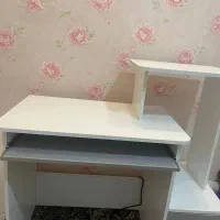 میز کامپیوتر تقریبا نو و تمیز سفید|میز تحریر و کامپیوتر|مشهد, امیریه|دیوار