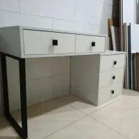 میز آرایش بدون آیینه