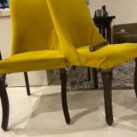 دو عدد صندلی شکسته خردلی