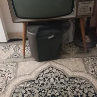 تلویزیون قدیمی پایه دار۳۰م