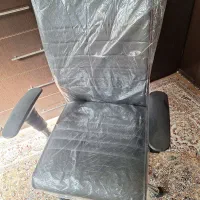 صندلی اداری کاملا سالم