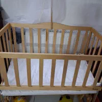 تخت گهواره ای و کریر نوزادی