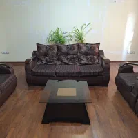 مبل راحتی ۹نفره پارچه ترک بدنه چرم دسته چوبی بامیز|مبلمان خانگی و میز عسلی|اصفهان, خانه اصفهان|دیوار