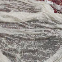 تعدادی پرده و رو‌ مبلی نو