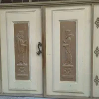 درب آهنی ماشین رو