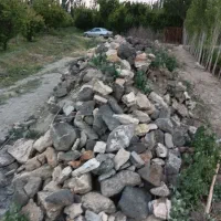 سنگ دیوار باغ ویلا و فنداسیون ساختمان