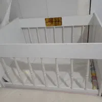 تخت  گهواره ای نوزاد|تخت و صندلی بچه|مشهد, مصلی (کارمندان اول)|دیوار