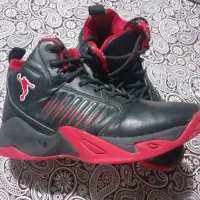 کفش بسکتبال و والیبال