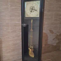 ساعت دیواری ایستاده
