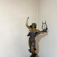 مجسمه برنز. قد۱متر