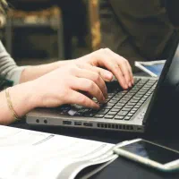 تایپ سریع و دقیق متون + تبدیل فایل صوتی به متن