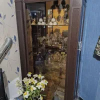 بوفه شیشه ی دکوری میز و صندلی چرخ دار سالم
