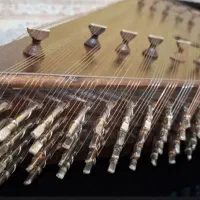 سنتور سالاری|سازهای سنتی|رودهن, |دیوار