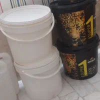چند سطل رنگ و تابلو دیواری خانه|ظروف نگهدارنده، پلاستیکی، یکبارمصرف|قم, پردیسان|دیوار