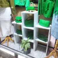 ویترین پیشخوان رکال قفسه طبقه دار بوتیک مغازه|فروشگاه و مغازه|رشت, کوی امام رضا|دیوار