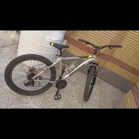 دوچرخه|دوچرخه، اسکیت، اسکوتر|برخوار, |دیوار