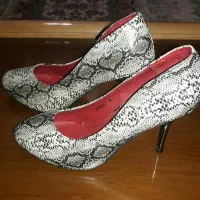 کفش مجلسی سایز ۳۹ خارجی طرح پوست ماری پاشنه بلند