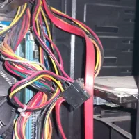 تعدادی کامپیوتر به همراه مانیتور به فروش میرسدیکجا|رایانه رومیزی|خمینی‌شهر, |دیوار