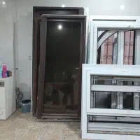 تعدادی درب و پنجره با شیشه و توری|مصالح و تجهیزات ساختمان|تهران, سیمای ایران|دیوار