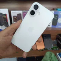 آیفون ۱۶ نرمال سفید