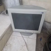 دو عدد مانیتور ال‌جی و سامسونگ