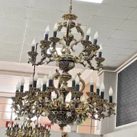 یک عدد لوستر به فروش میرسه