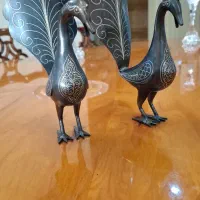 مجسمه طاووس فولادی نقره کوب عتیقه|کلکسیون اشیاء عتیقه|قم, زنبیل آباد|دیوار