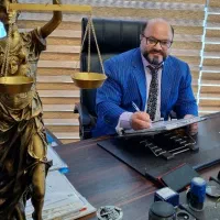 خدمات وکیل پایه یک دادگستری