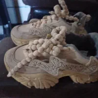 کفش ۸۰۰۰۰۰۰تمن کرم جنس عالی