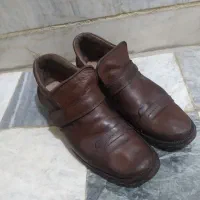 کفش چرم قهوهای