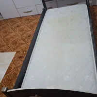 تخت تک نفره همراه با تشک .در حد نو|تخت و سرویس خواب|اسالم, |دیوار
