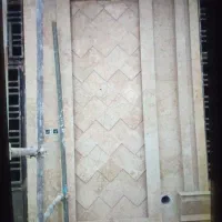 اوستا سنگ نما کاشی خورده کاری انجام میدن