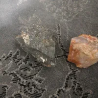 سنگ قیمتی و طلای ابلهان