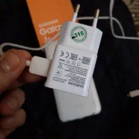 جی 5  بسیار تمیز کارتن داره و شارژر داره