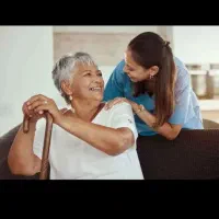 مراقب سالمند خانم شبانه روزی