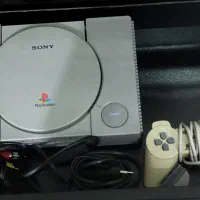 سونی یک به همراه چهار تا بازی